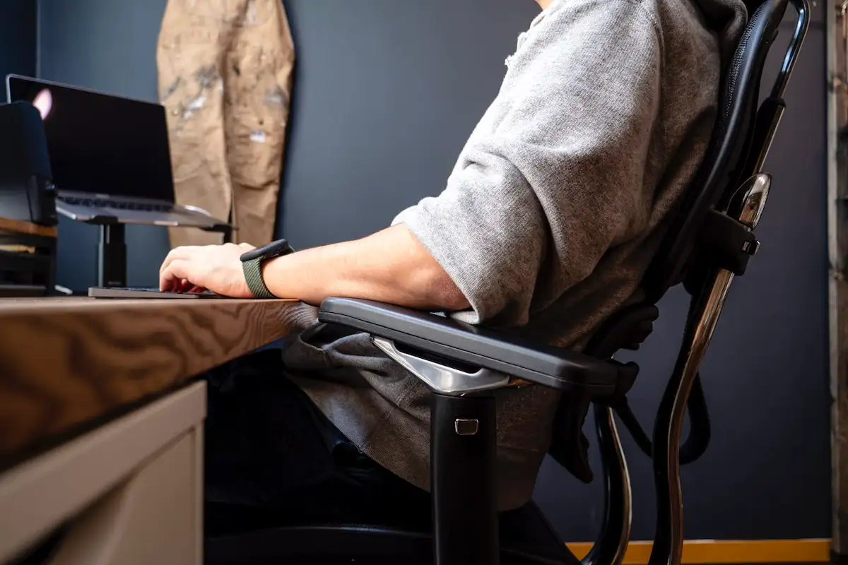 姿勢矯正チェアシートのおすすめ人気ランキング【椅子に乗せて使えるおすすめ姿勢矯正チェアシート〔2025年10月時点〕】