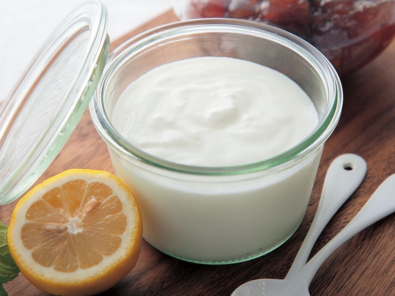 ヨーグルトとフルーツの盛り付けイメージ