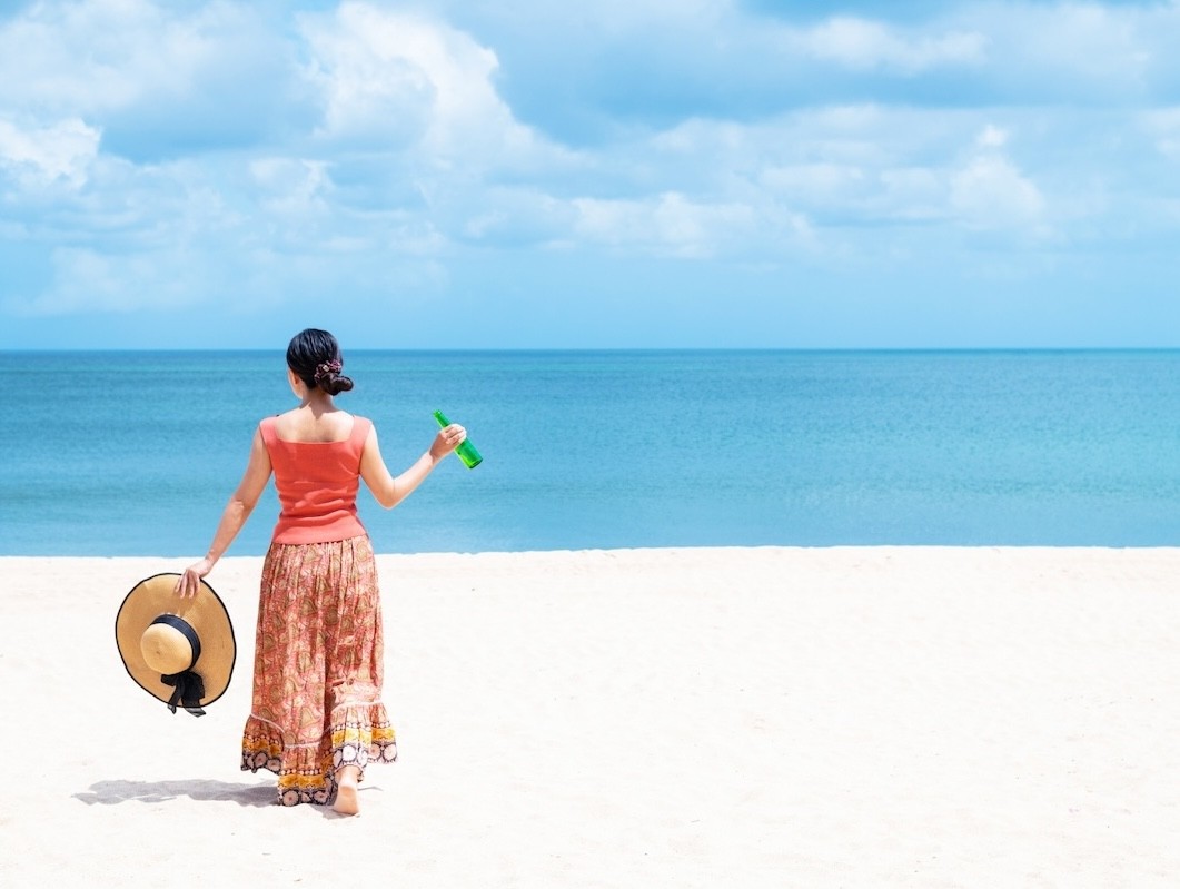 リゾートバイト先の風景とスタッフのイメージ